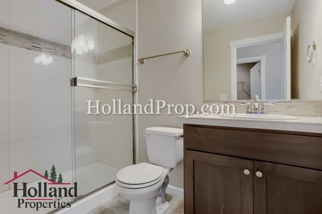 Building Photo - Modern Townhome with Dual Primary Suites & 2-Car Garage in Prime Beaverton Location