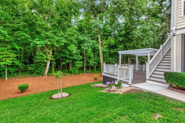 Building Photo - Elevated Home in The Club at Legends Oaks Plantation