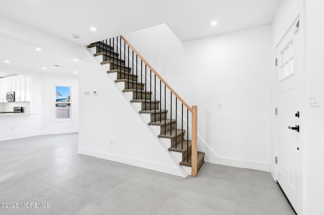 Building Photo - 448 Monmouth Rd