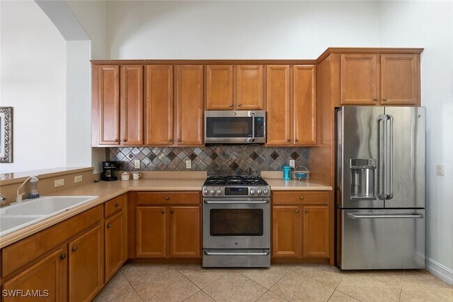 Building Photo - 1757 Tarpon Bay Dr S