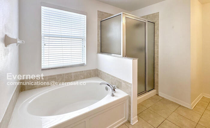 Building Photo - 10545 Shady Falls Ct