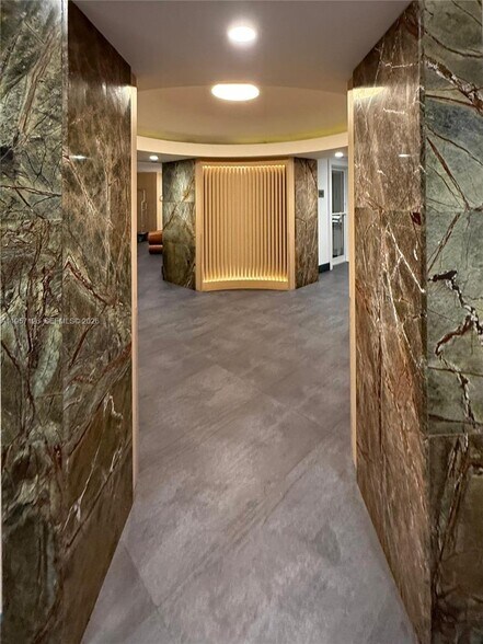 Building Photo - 90 SW 3rd St