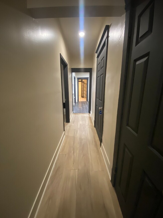 Building Photo - 2037 Maury Ave