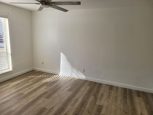 Building Photo - FOR RENT!!! BEAUTIFUL AND SPACIOUS 1 BED 1 BATH CONDO (FIRST FLOOR)...