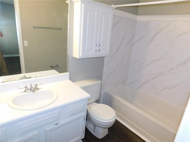 Building Photo - 2775 New S Dr