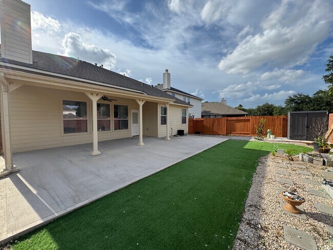 Building Photo - 24423 Hampton Lakes Dr