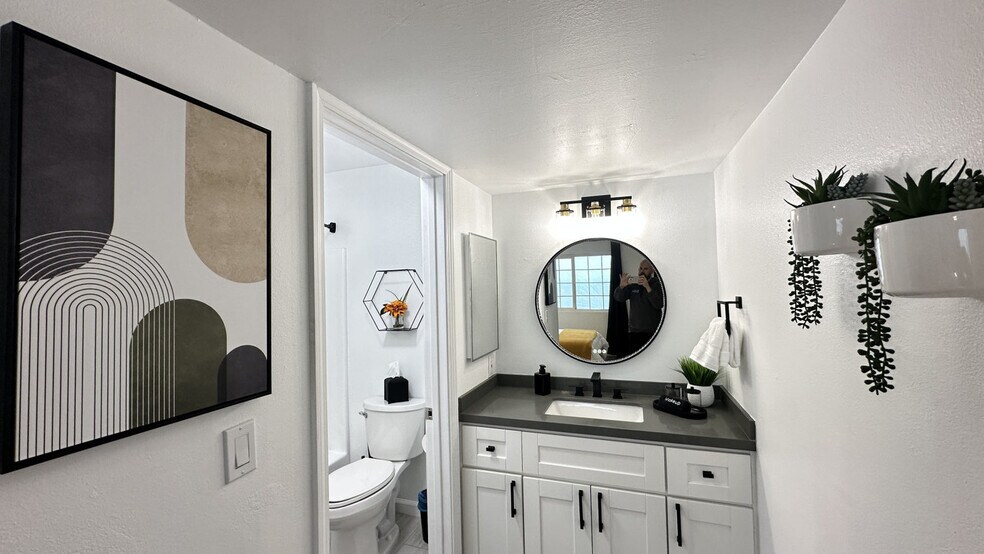 Building Photo - 4205 Ohio St