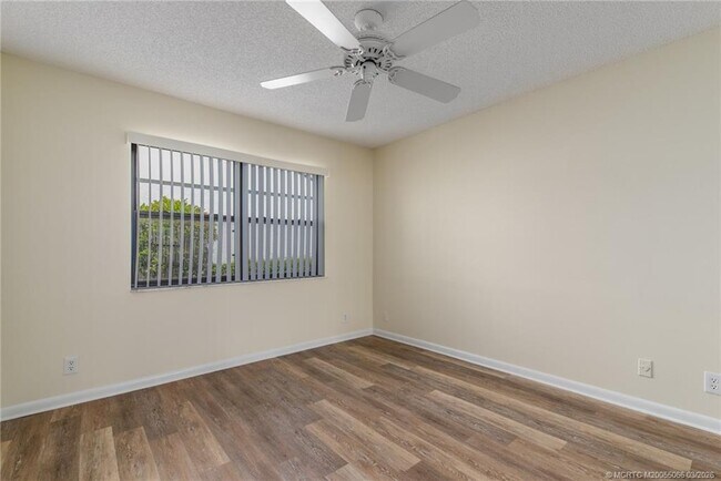 Building Photo - 2621 SW Egret Pond Cir