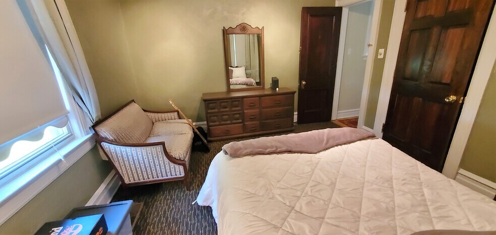 Bedroom 2 - 520 Madison Ave