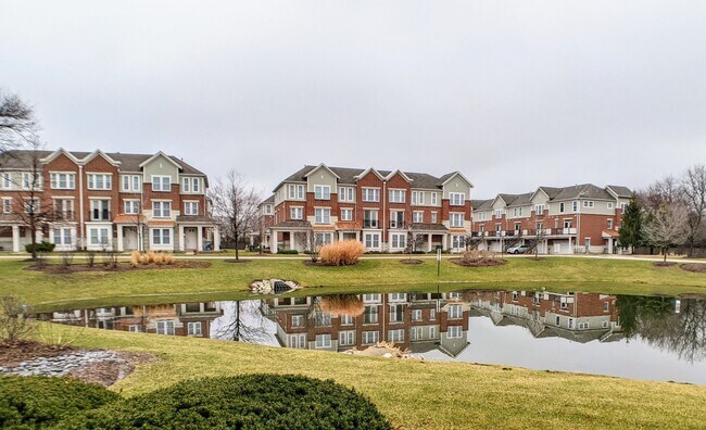 Building Photo - 2221 S Crambourne Way