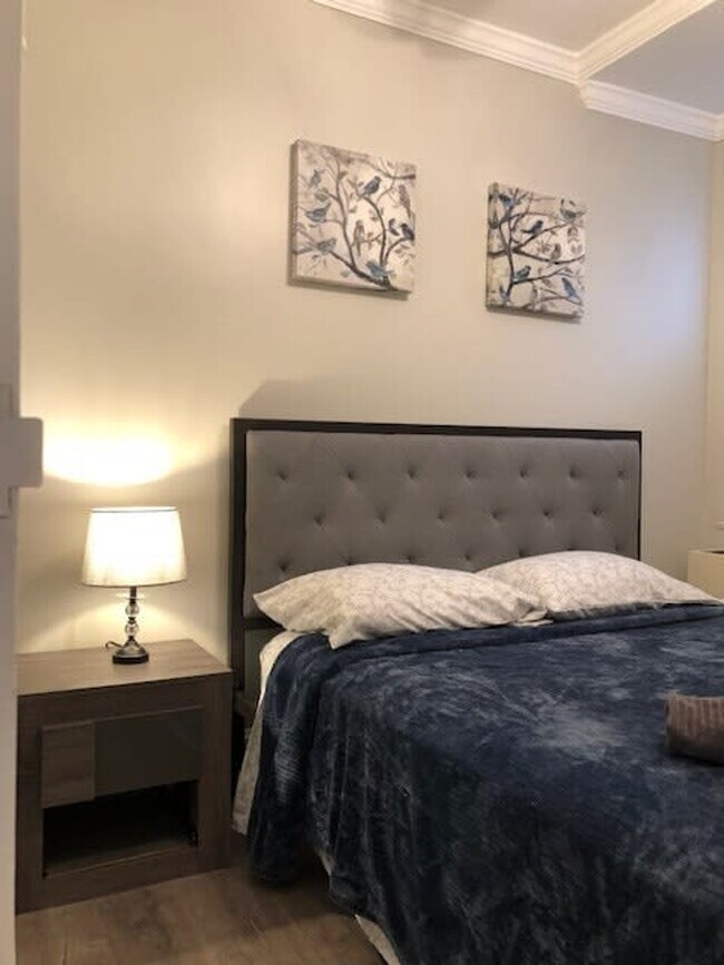 Building Photo - 300 W Peachtree St NW