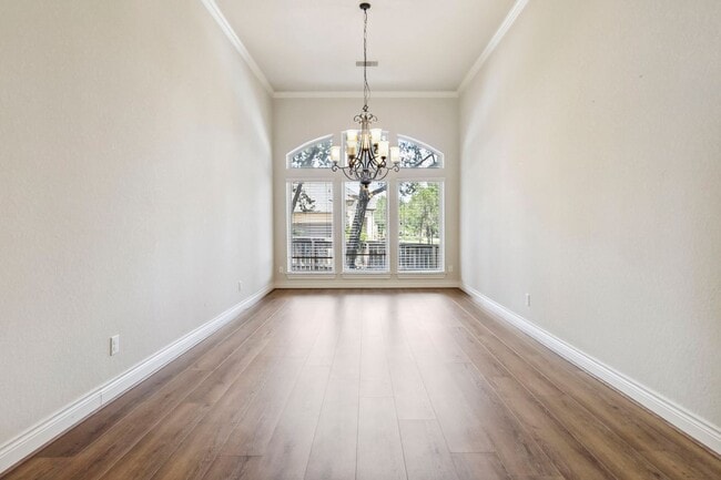 Building Photo - 944 Wilderness Oaks