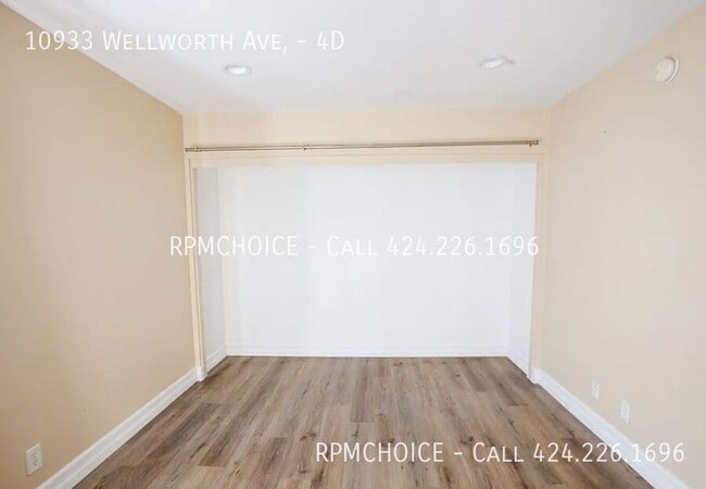 Building Photo - 10933 Wellworth Ave