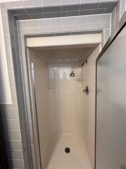 Building Photo - 1000 S Howard Ave