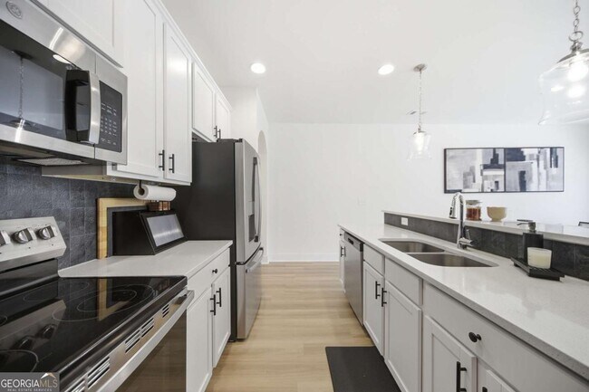 Building Photo - 2360 Rex Dr