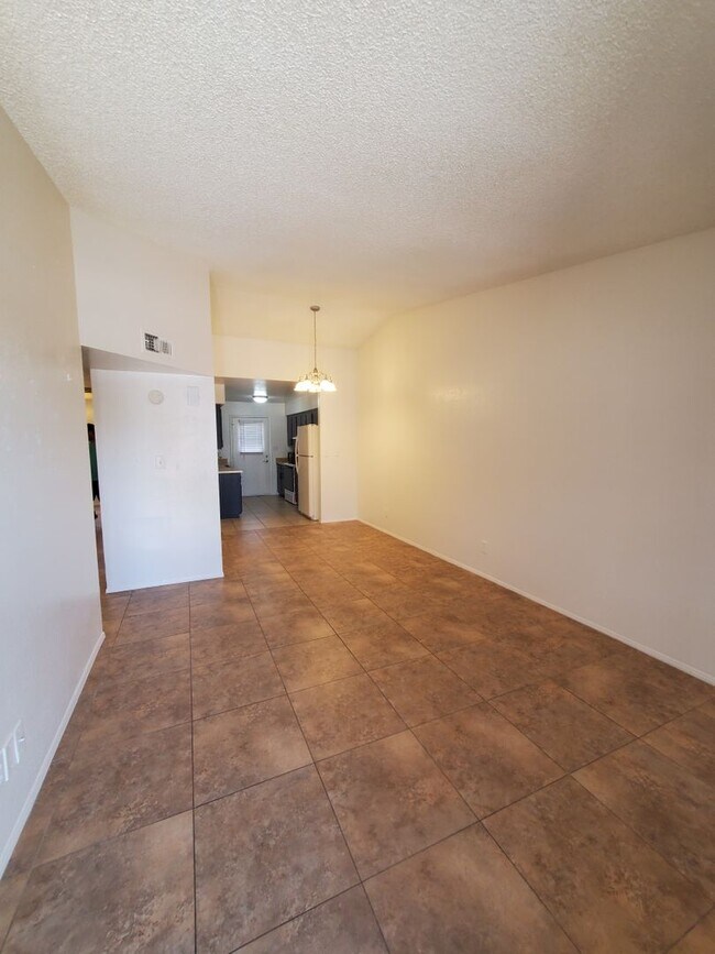 Building Photo - 4533 E Contessa St