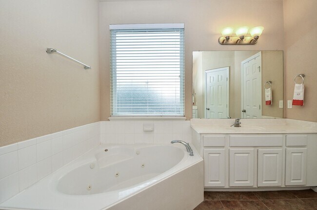 Building Photo - 21502 Venture Park Dr