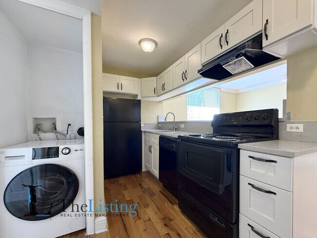 Building Photo - 1301 S Howard Ave