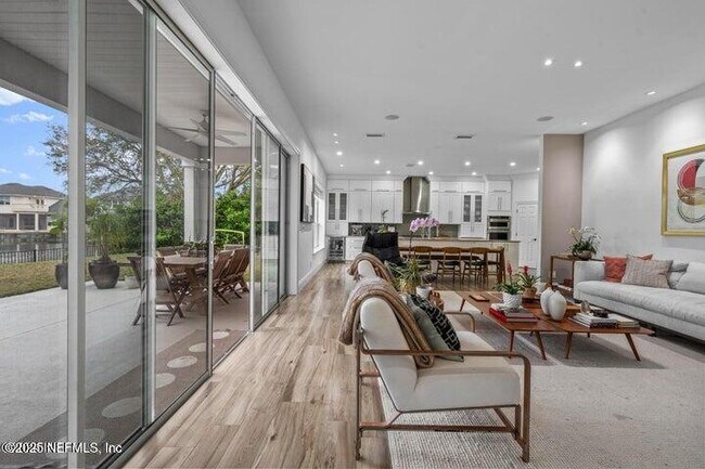 Building Photo - 528 S Sea Lake Ln