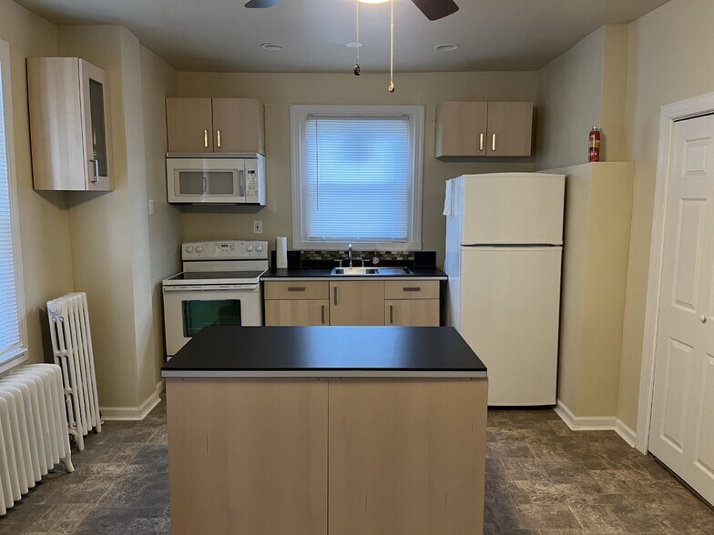 kitchen - 1504 68th Ave