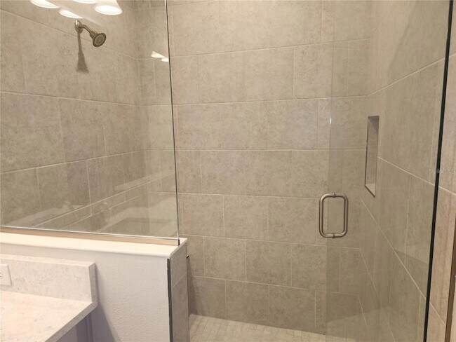 Building Photo - 12533 Oak Hill Way
