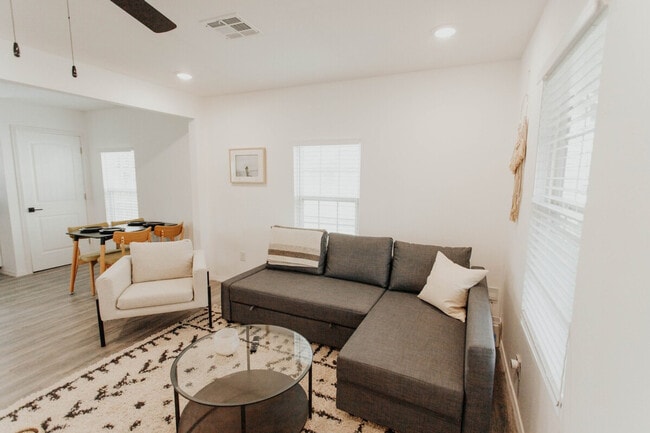 Building Photo - 3729-3727 N 24th St