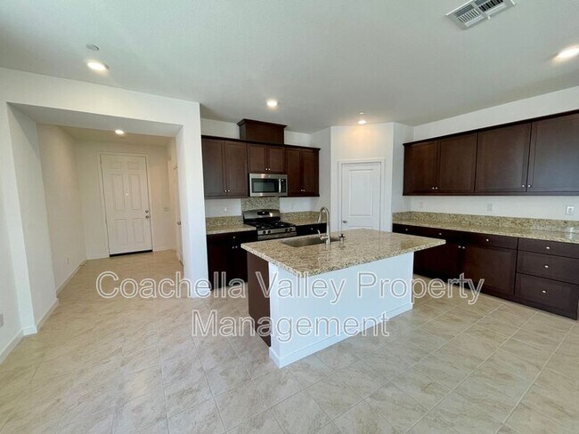 Building Photo - 11611 S Crescent St