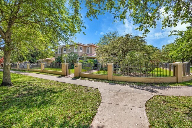 Building Photo - 6200 Granada Blvd