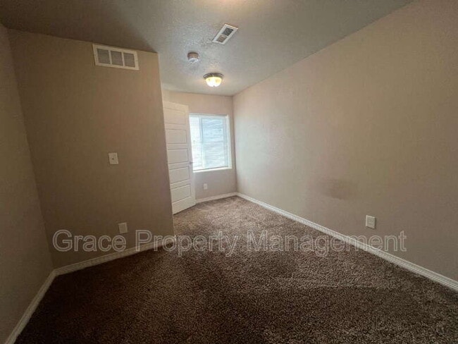 Building Photo - 6107 Kochia Ct