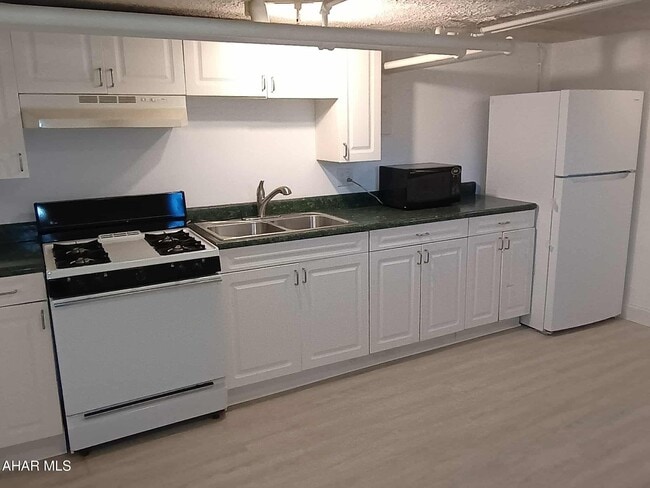 Building Photo - 106 Ruskin Dr