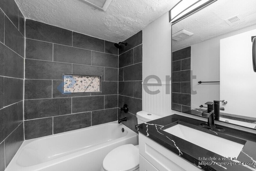 Building Photo - 575 Springwood Dr