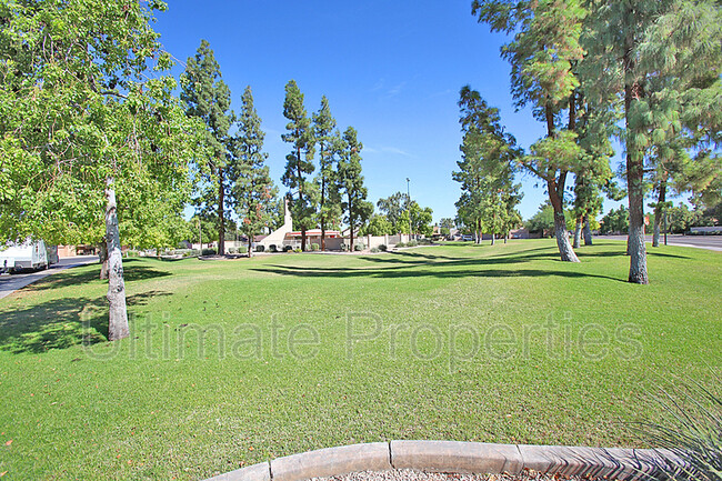 Building Photo - 1512 W Jacinto Ave