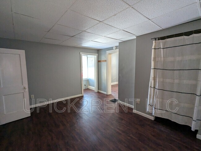 Building Photo - 338 N Columbus St