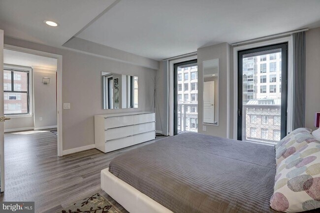 Building Photo - 616 E Street NW Unit 718