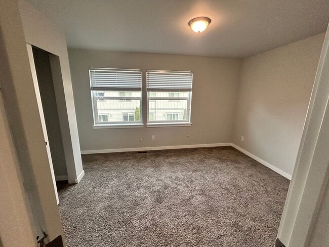 Building Photo - 2255 Bluestem St