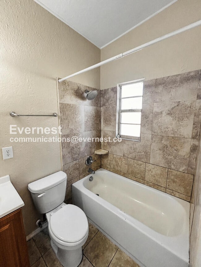 Building Photo - 2925 N 46th St