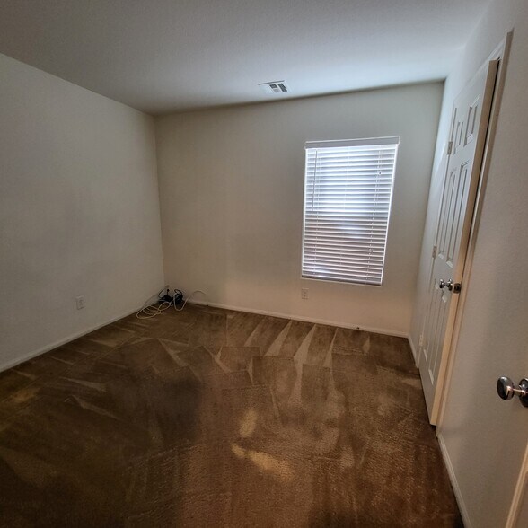 Building Photo - 9282 Keystone Ridge Ave