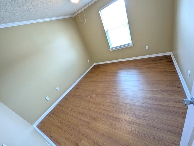 Building Photo - 2734 Augustus Rd