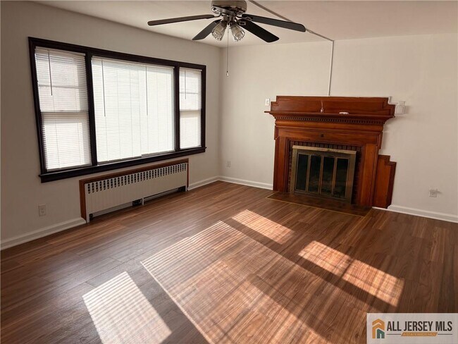 Building Photo - 18 Fountain St