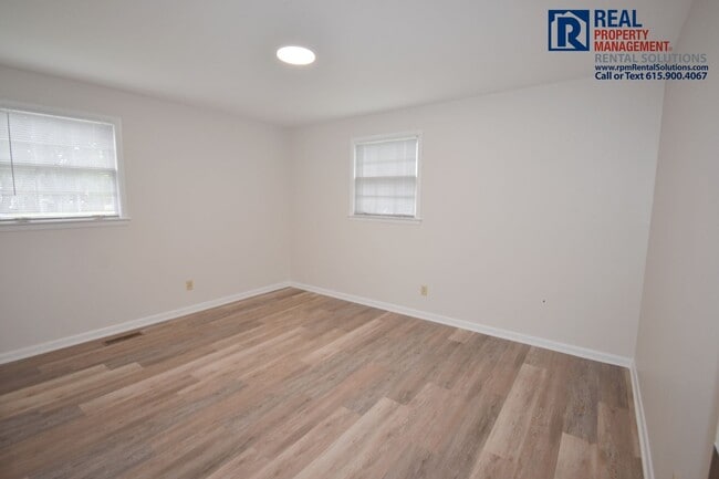 Building Photo - 1513 Lakeshore Dr