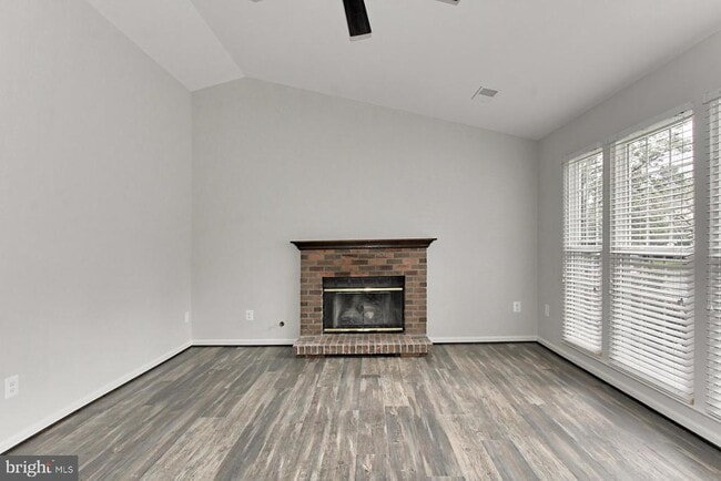 Building Photo - 20585 Triple Crown Ct