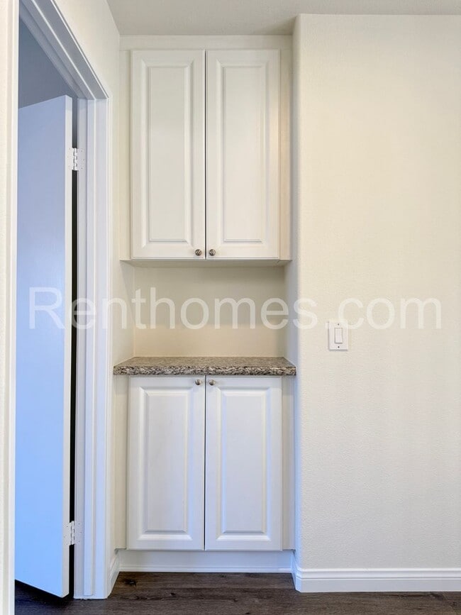 Building Photo - 11679 Westview Pkwy