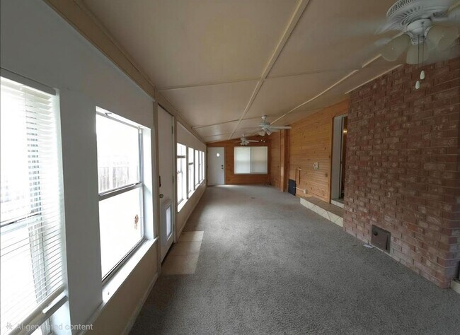 Building Photo - 926 Pecan St