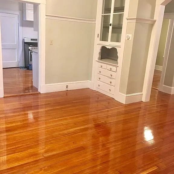 Building Photo - Available NOW! Spacious 3 BED 1 BATH in quiet neighborhood
