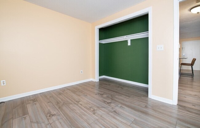 Building Photo - 1585 Braley Rd