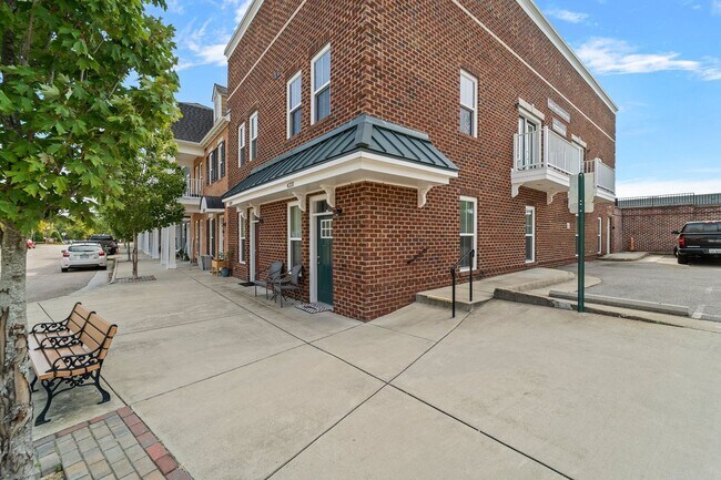 Building Photo - The Fountain Square Apartments