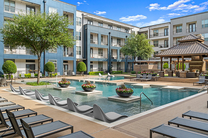 Resort-style pool and sundeck - Strata Apartments