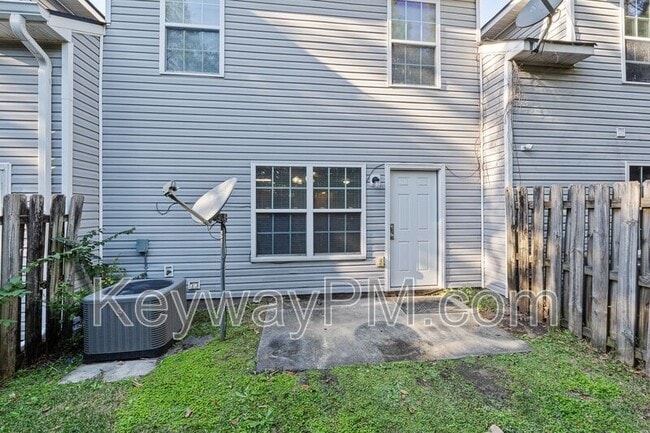 Building Photo - 2054 Reserve Ln