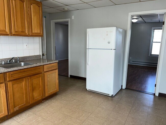 Building Photo - 50 Millbury St