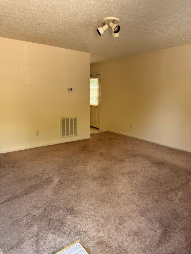 Building Photo - 540 Monticello Ave